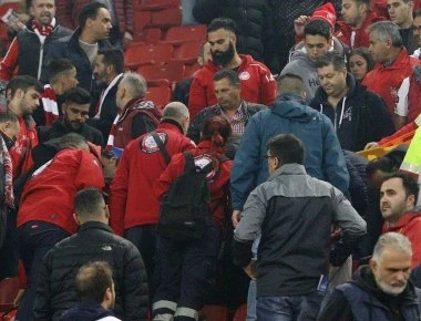 Πώς έχασε τη ζωή του ο φίλαθλος του Ολυμπιακού μέσα στο γήπεδο - Μιλάει ο επικεφαλής των διασωστών